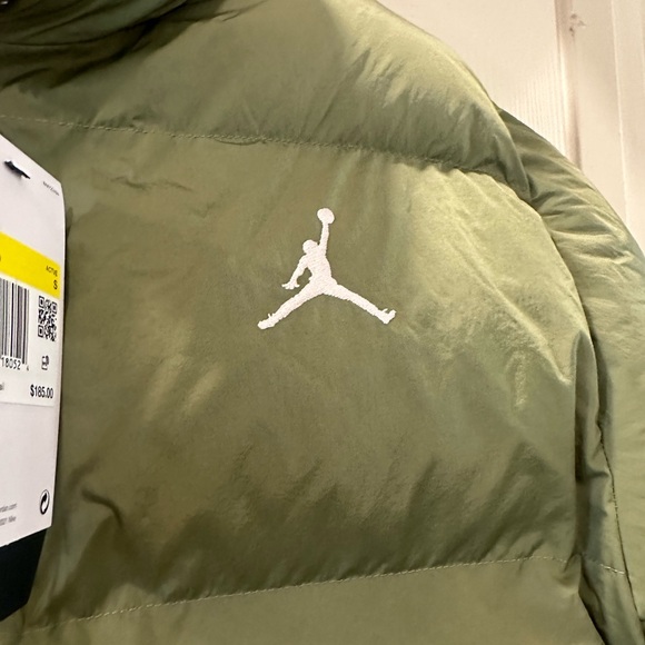 Air Jordan Essentials Poly Puffer Jacket 'Light Olive' - Picture 6 of 6